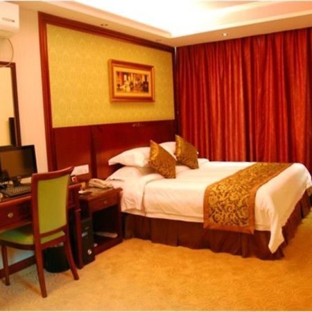 Vienna Hotel Shenzhen Train Station Branch Екстериор снимка